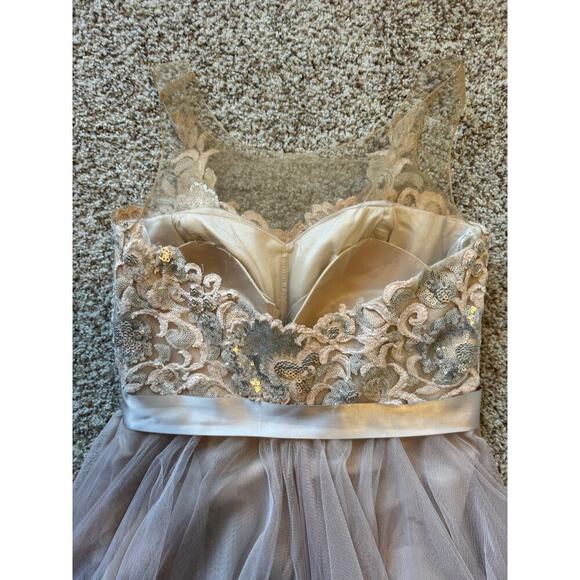 WATTERS & WATTERS Womens Formal Dress, size 12, Gold sequin & Tulle - Picture 4 of 15